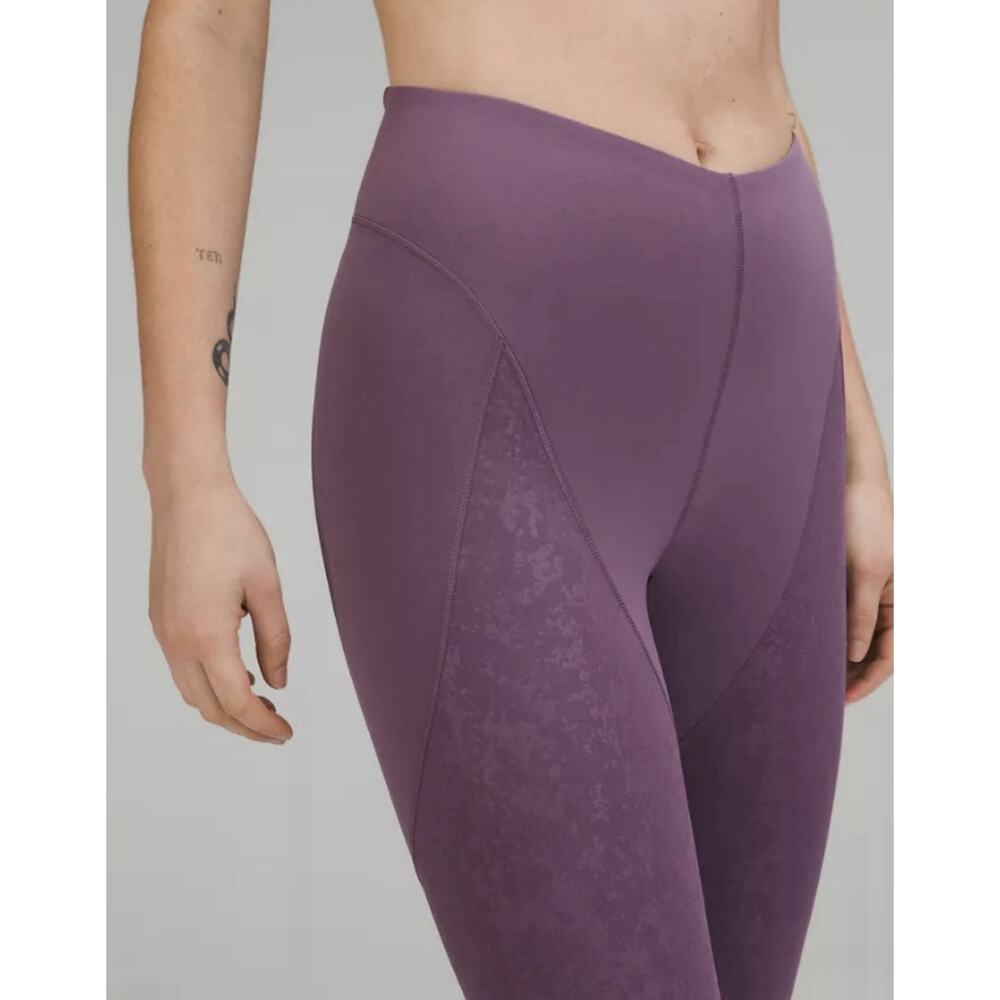 lululemon lab Embossed Nulu Yoga Legging Purple Women’s Size 12 - Picture 2 of 7